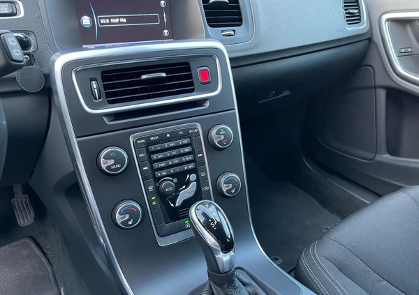 Volvo V60 cena 36900 przebieg: 258408, rok produkcji 2014 z Żuromin małe 67